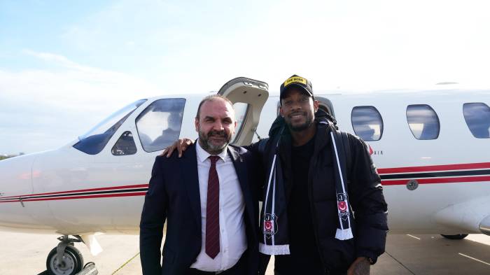 Michael Amir Murillo ya está en Turquía para unirse al Besiktas [VIDEO]