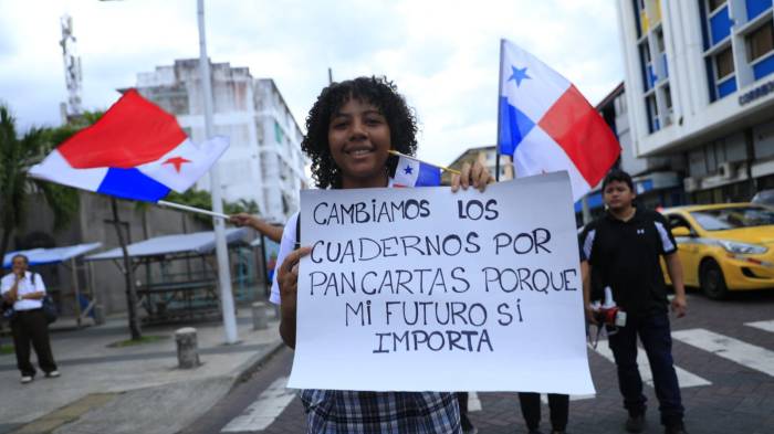 Enfermeras toman las calles al grito de “¡No a la Ley 462!”