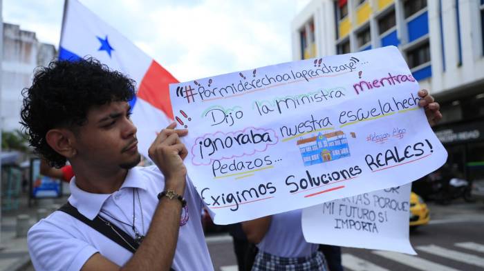 Enfermeras toman las calles al grito de “¡No a la Ley 462!”