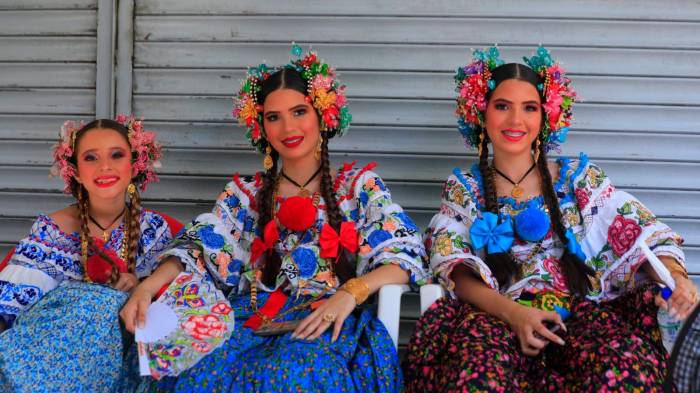 La pollera panameña: Un tesoro de tradición y belleza