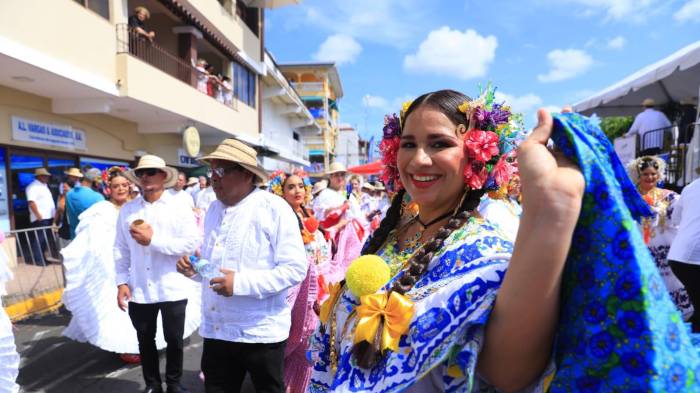 ¡Las Tablas brilló con el Desfile de las Mil Polleras!