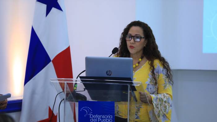 Los niños y niñas pintan sus derechos