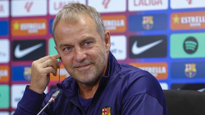 Hansi Flick, prepara el partido de liga que disputarán mañana ante el Valencia CF en el Estadio Johan Cruyff.