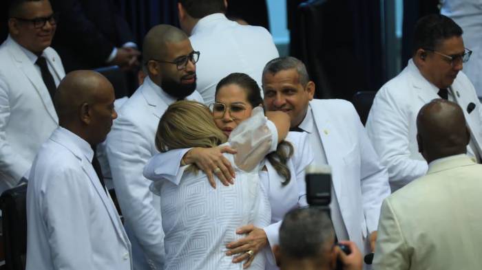 Shirley Castañedas gana la presidencia de la Asamblea