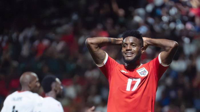 José Fajardo se lamenta tras una ocasión de gol.