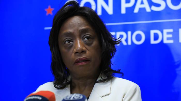 La ministra Molinar afirma que “la educación hoy vive una bipolaridad profunda”.