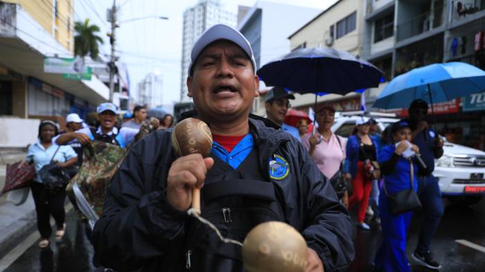 Las protestas se mantienen tanto en la capital como en el interior del país.