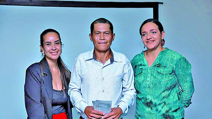 Inadeh y El Siglo premian el emprendimiento panameño