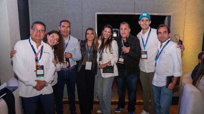 Publimovil &amp; Infinity Media destacan en el Foro Alooh LATAM 2025 en Antigua, Guatemala