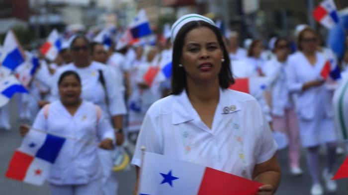 Enfermeras toman las calles al grito de “¡No a la Ley 462!”