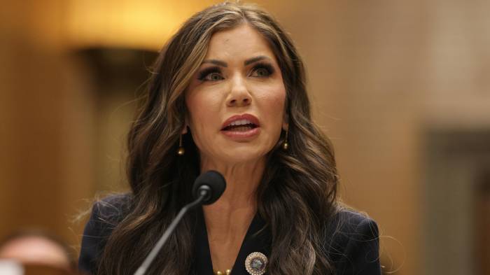 Kristi Noem llegará hoy a Panamá para reunirse con autoridades.