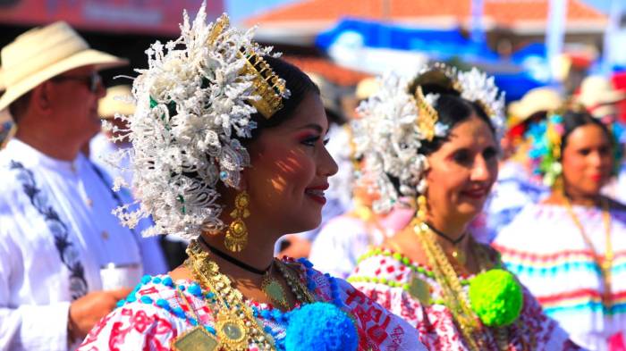 La pollera panameña: Un tesoro de tradición y belleza