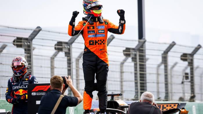 Oscar Piastri emocionado tras la victoria.