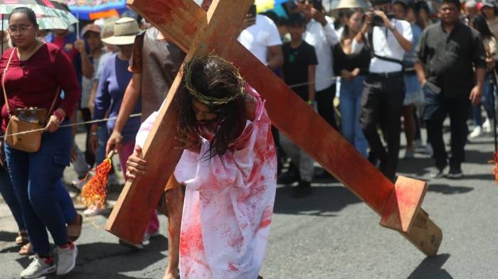 Panameños viven el Sábado Santo entre silencio y devoción