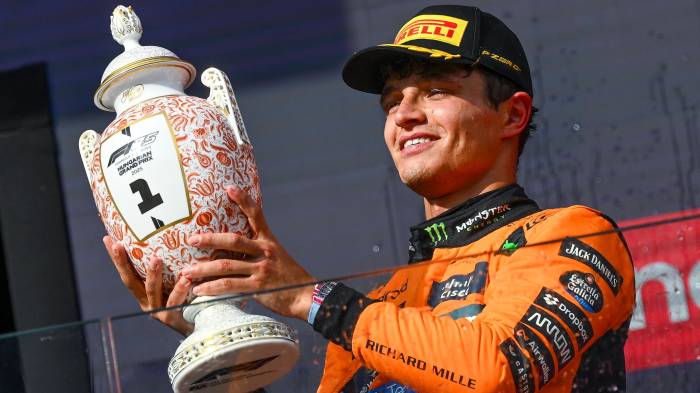 Lando Norris feliz con el triunfo.