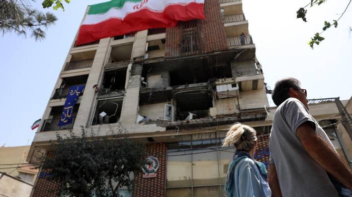 Imagen de 26 de junio de un edificio dañado por un ataque israelí en Teherán.