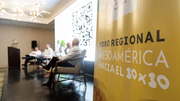 Personas participan en el Foro Regional Mesoamérica hacia el 30x30 este martes, en Mérida, Yucatán (México).