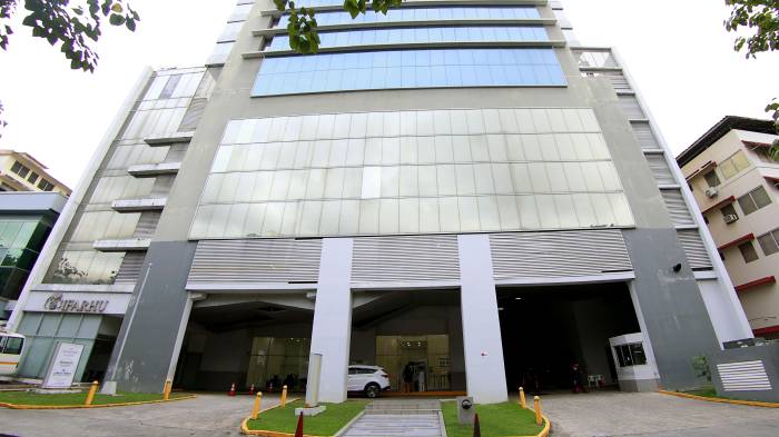 Se requiere de una actualización del estudio de las carreras prioritarias para el país para retomar el programa de becas en el extranjero.