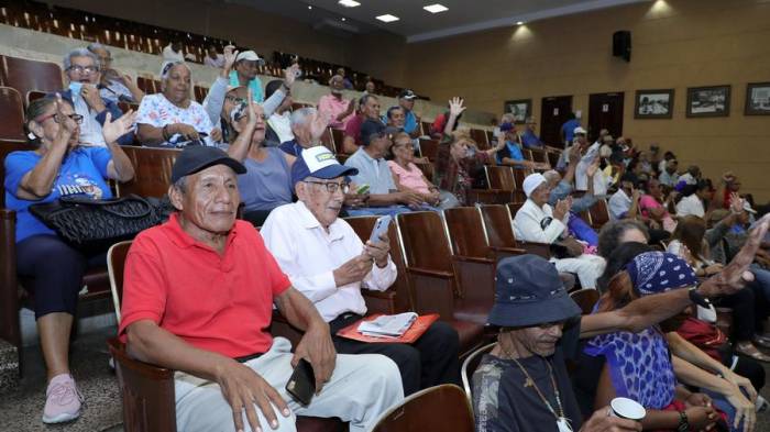 Jubilados recibirán tres bonos que suman $140