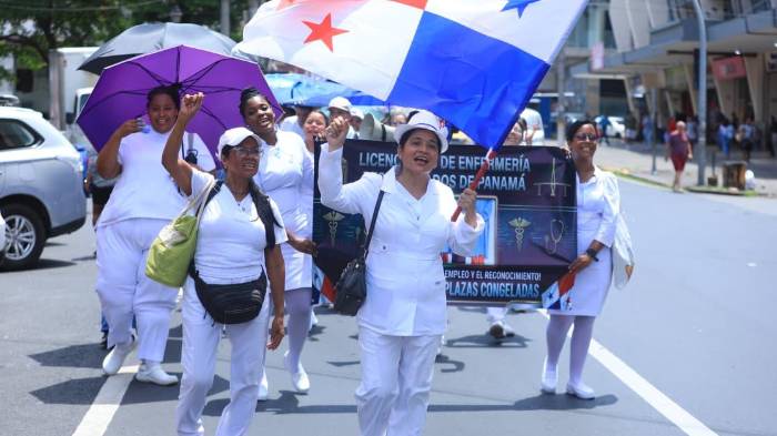 La movilización culminó en la Plaza 5 de Mayo, donde los manifestantes hicieron un llamado al Gobierno y a la Asamblea Nacional.