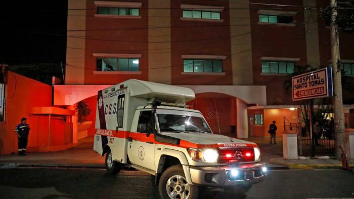 Las víctimas, tras ser baleadas, fallecieron en centros hospitalarios de la capital. Hay tres detenidos.