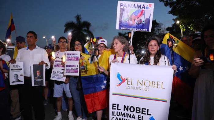 Venezolanos en Panamá se unieran el pasado sábado a la marcha mundial de antorchas.