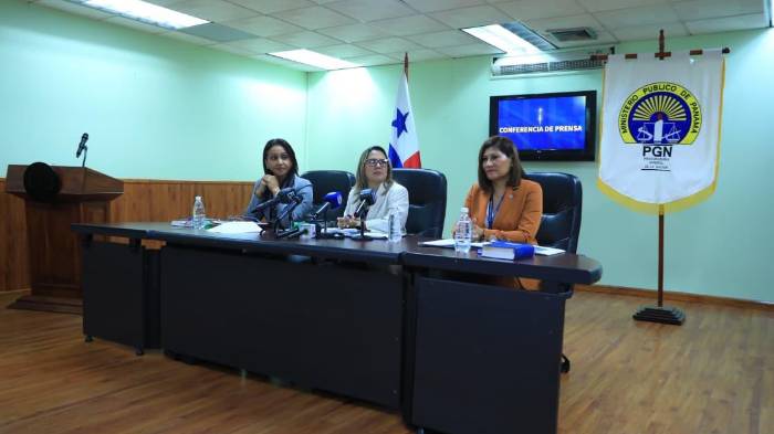 En la conferencia se recordó que el 7 de julio se logró la aprehensión del exdirector Bernardo Meneses.