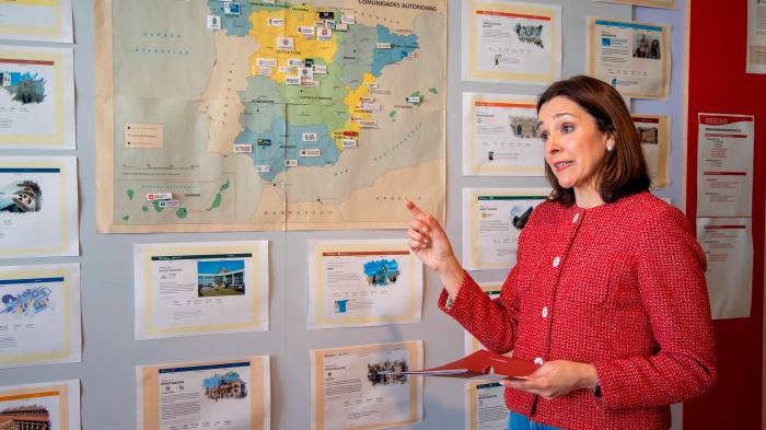 La directora gerente de la Fundación Dialnet, Elena López Tamayo, en la sede de la fundación en Logroño.