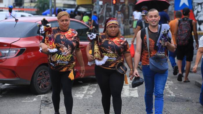 Los devotos del Cristo Negro en la 5 de Mayo ya van rumbo a Colón.
