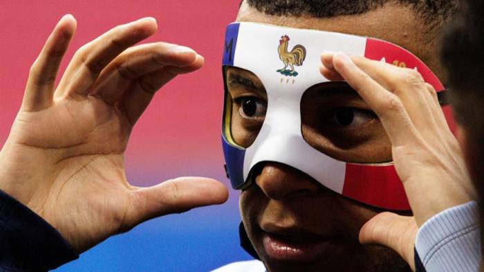 Mbappé, el enmascarado de Francia