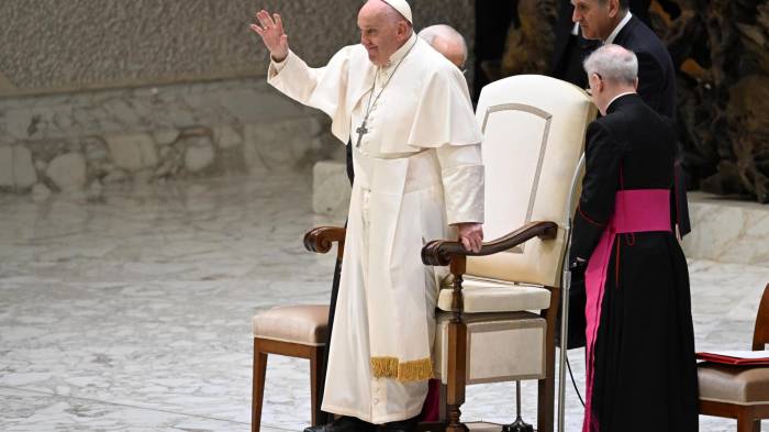 El papa Francisco, en una foto del pasado mes de abril realizada durante una audiencia en el Vaticano. EFE/EPA/MAURIZIO BRAMBATTI ////////// Ciudad del Vaticano (Estado de la Ciudad del Vaticano (Santa Sede)), 19/04/2024.- El Papa Francisco dirige una audiencia con estudiantes de la Red Nacional de Escuelas de Paz en el Aula Pablo VI de la Ciudad del Vaticano, 19 de abril de 2024. (Papá) EFE/EPA/MAURIZIO BRAMBATTI