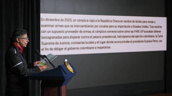 Gustavo Petro hablando durante una alocución este viernes, en Bogotá (Colombia).