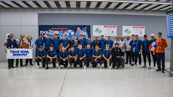 El equipo posando a su llegada a tierras panameñas.