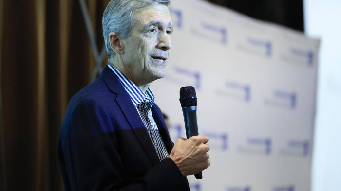 El presidente ejecutivo de Copa Airlines, Pedro Heilbron, habla durante una ceremonia este martes, en ciudad de Panamá.