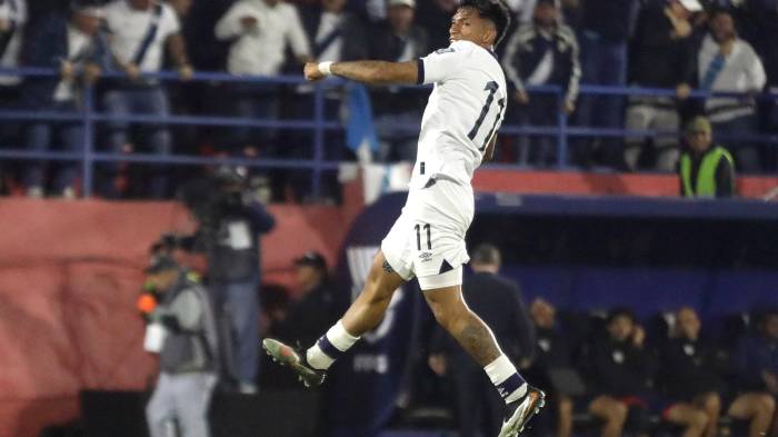 Rudy Muñoz, de Guatemala, celebra un gol.