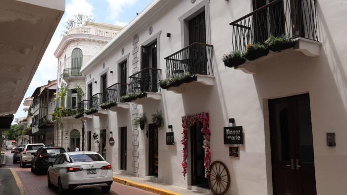 El arte popular, ese que nace de la calle y no del marketing, ha sido domesticado.