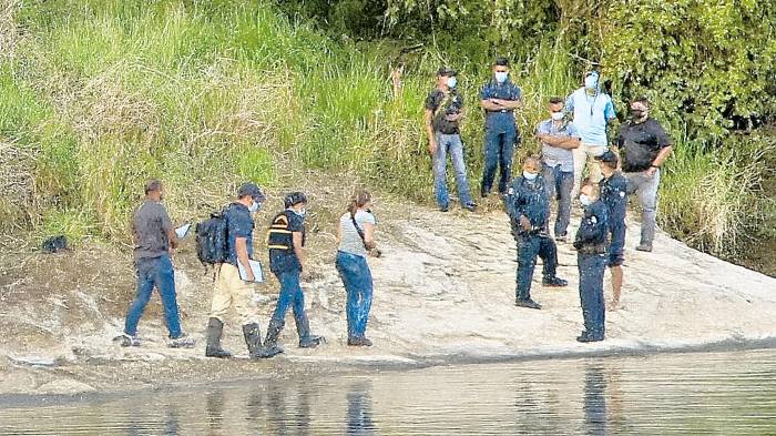 Vecinos reportaron detonaciones la noche del sábado antes de encontrar el cuerpo ayer en Rancho Café.