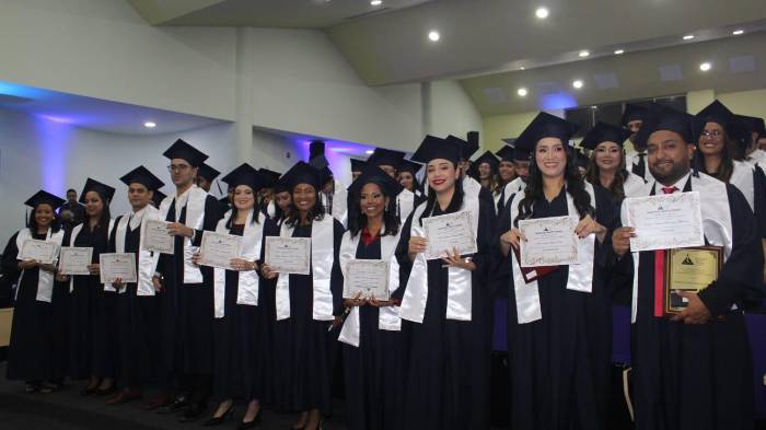 Desde 1947, el HST desarrolla programas de residencia en diversas especialidades y subespecialidades médicas.