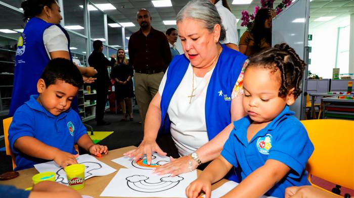 Panamá inaugura la primera Ludoteca Artística Cultural del país para niños y familia