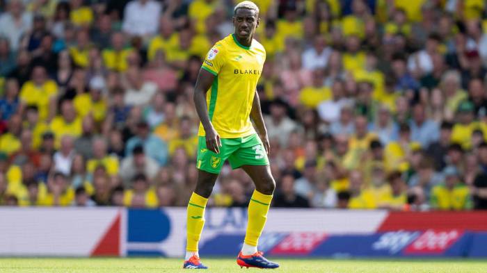 José Córdoba, defensa del equipo, que juega en la segunda división de Inglaterra.