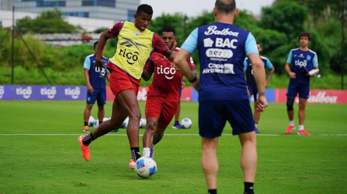 Fidel Escobar, defensa de la selección.