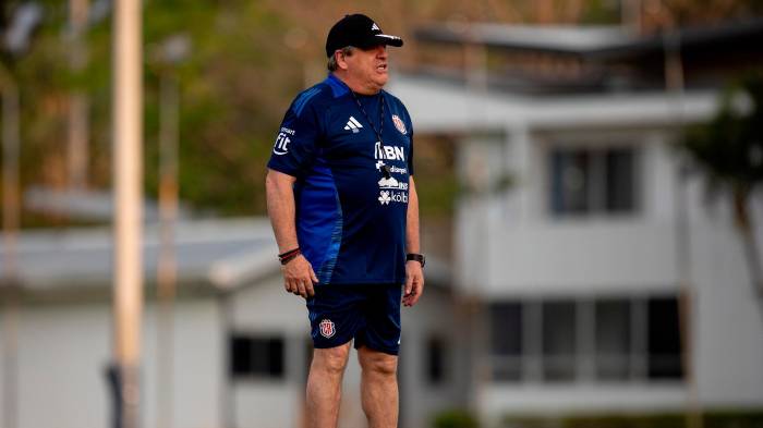 Herrera le pega a Panamá