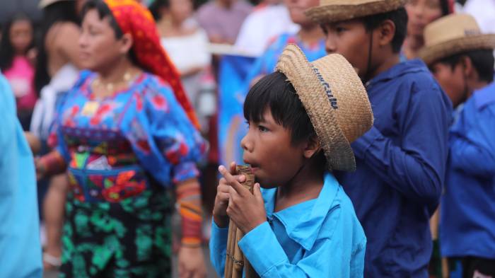 10 de noviembre en pequeños corazones con grandes raíces