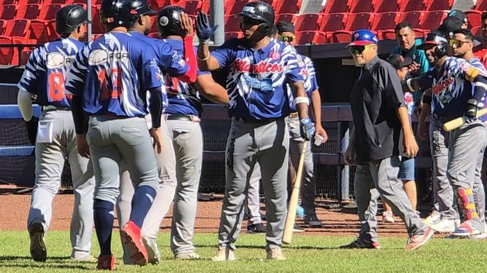 Un ‘Grand Slam’ de Mckenzie le da el triunfo a los Atlánticos