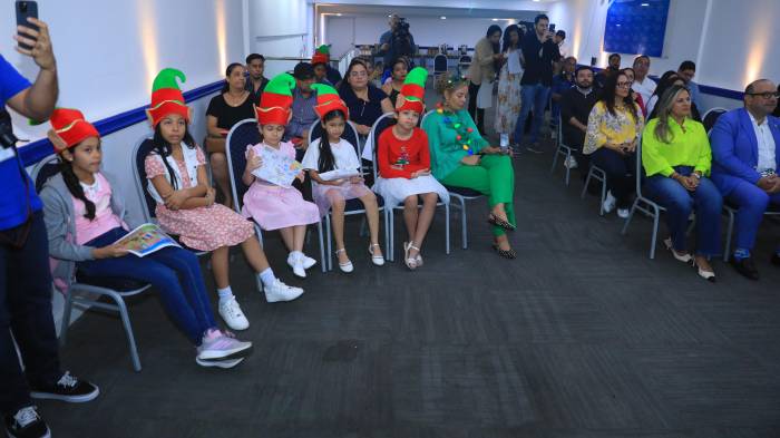 Los niños y niñas pintan sus derechos