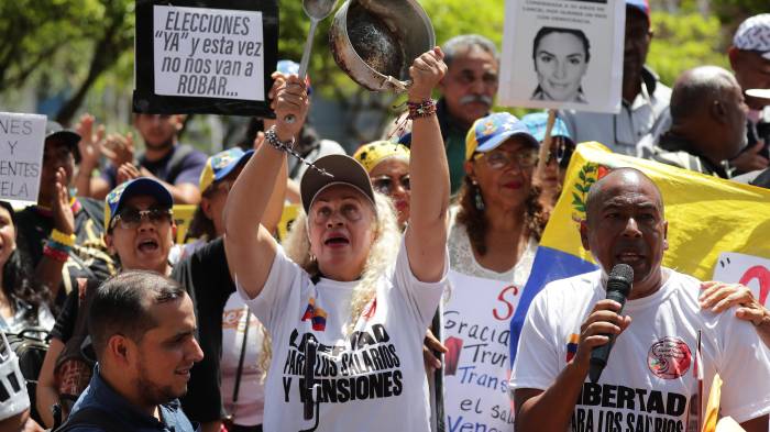 La manifestación de la Coalición Sindical Nacional fue en la embajada de Estados Unidos en Caracas.