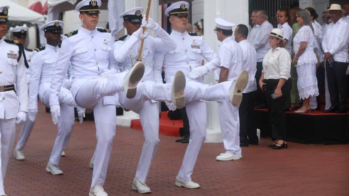 El orgullo de ser panameño brilló en cada paso de los estudiantes.
