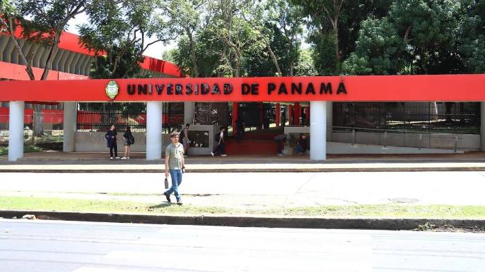 El rector pone a disposición la Escuela Interamericana de Diálogo Social, Tripartismo y Resolución de Conflictos, avalada por la OIT, para facilitar el diálogo.