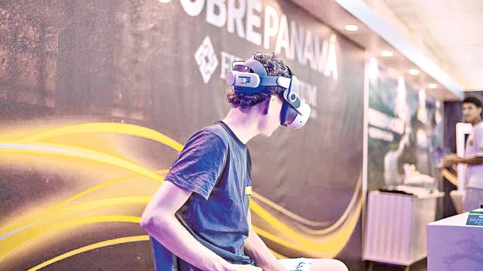 Innovación y aprendizaje se combinan en el stand de Cobre Panamá.