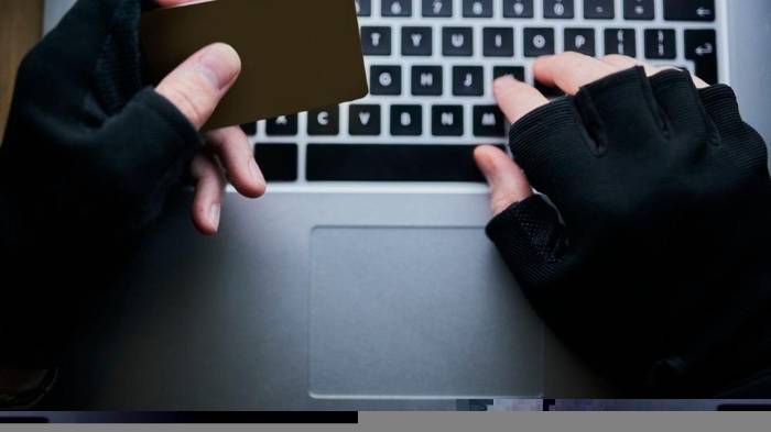 Usaban correos electrónicos para robarle a sus víctimas